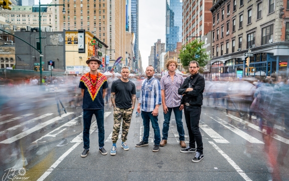 The Infamous Stringdusters // We Banjo 3