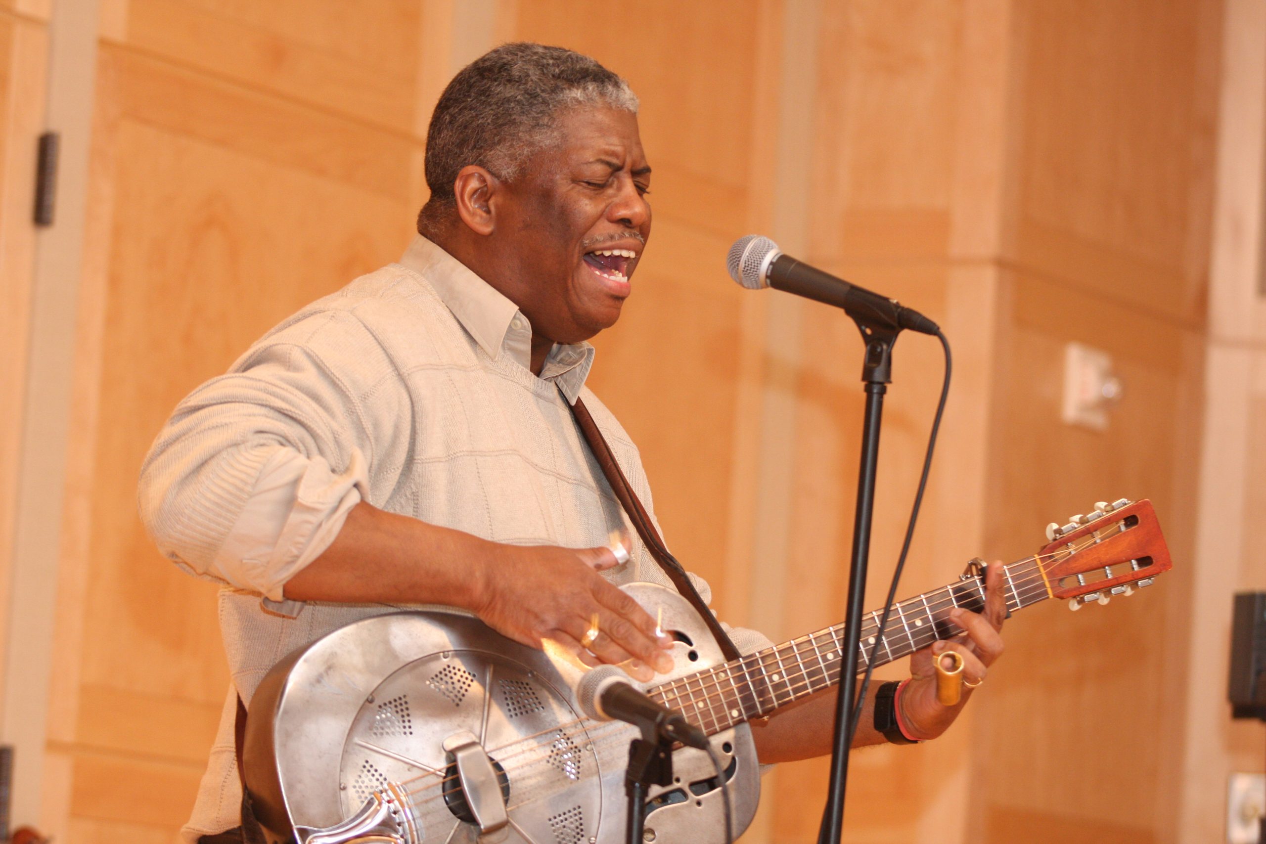 Rev. Robert Jones
